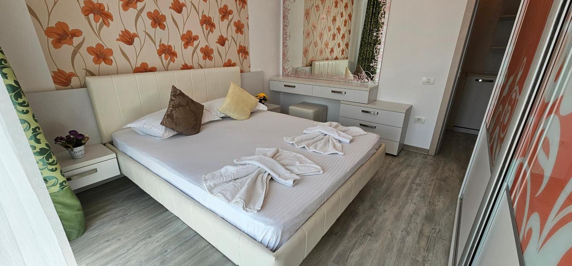Luxury Aparthotel Promenada In Building Stefan Prima Linie La Mare Năvodari Eksteriør billede
