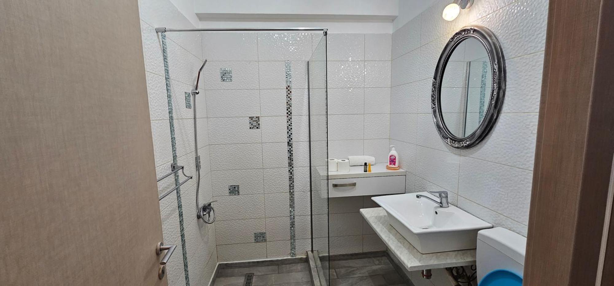 Luxury Aparthotel Promenada In Building Stefan Prima Linie La Mare Năvodari Eksteriør billede